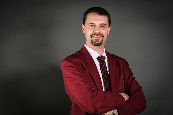 Dr. Robert Kilger Dr. Robert Kilger