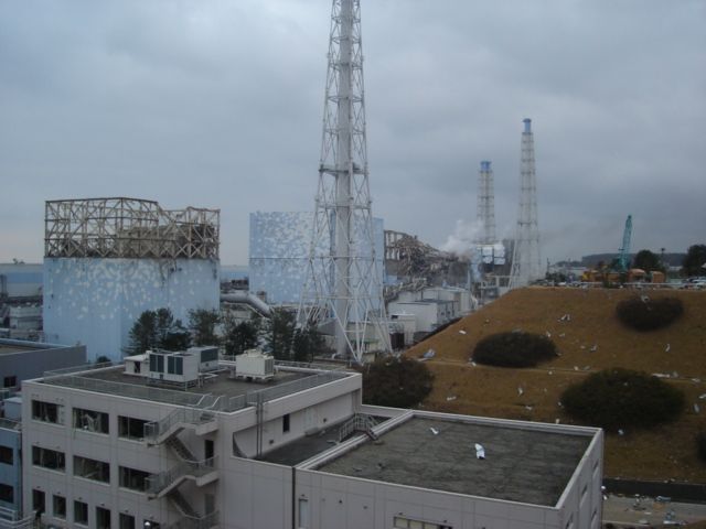 Zerstörte Reaktorblöcke am Kernkraftwerk Fukushima Daiichi