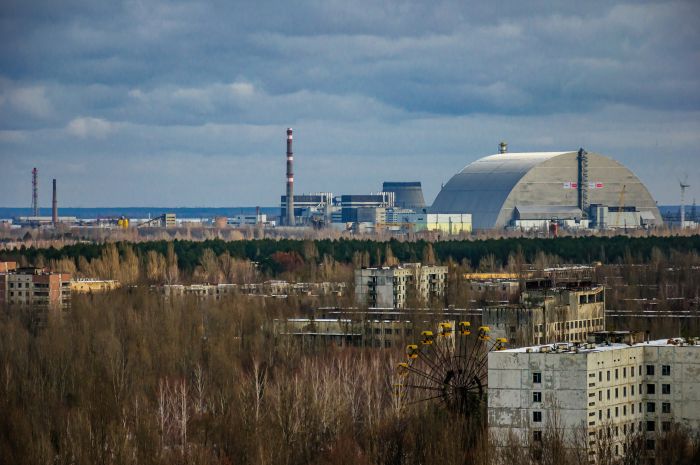 Kernkraftwerk Tschernobyl nachdem das New Safe Confinement über den zerstörten Reaktorblock geschoben wurde