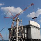Installation des neuen Dachs an Block 1