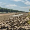 Trockenes Rheinbett