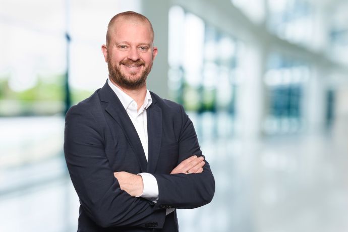 Portraitfoto Dr. Thorsten Hollands