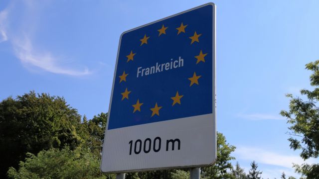 Grenzschild zu Frankreich