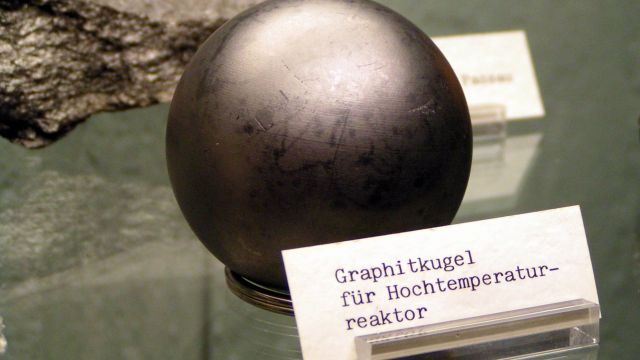 Brennstoffkugel für einen Hochtemperaturreaktor